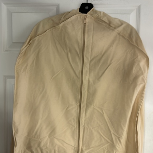 LOUIS VUITTON GARMENT BAG - Picture 2 of 3